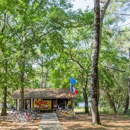 Dans Un Mobil Climatise Dans Les Landes Entre Foret, Lacs Et Ocean, Campsite Sainte-Eulalie-en-Born