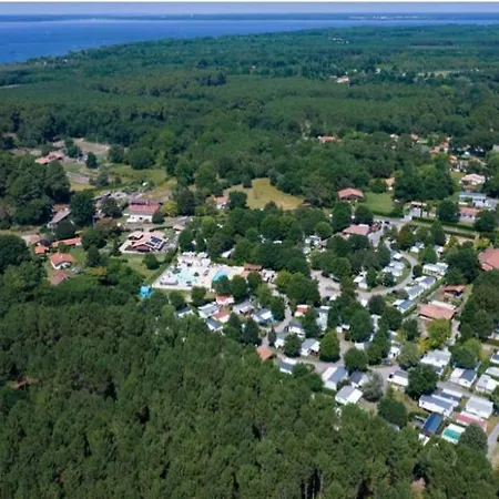 Dans Un Mobil Climatise Dans Les Landes Entre Foret, Lacs Et Ocean, Campsite *