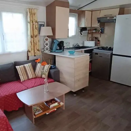 Campsite Dans Un Mobil Climatise Dans Les Landes Entre Foret, Lacs Et Ocean, *